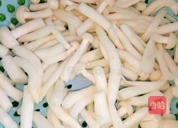 西红柿海鲜菇腿骨汤的做法图解2