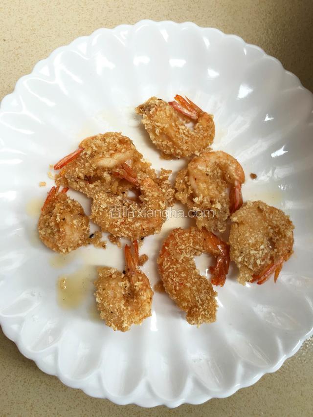 就虾球捞出控油油分