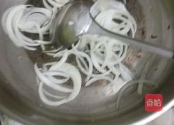 孜然羊肉圆葱的做法图解2