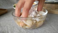 五彩虾仁鳕鱼粒的做法图解10