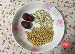 红枣薏米豆浆的做法图解1
