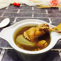 桃仁鸡腿汤的做法[图]