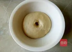 Illustration of how to make prunes and pork belly patties 4