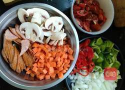 虾仁火腿披萨的做法图解1