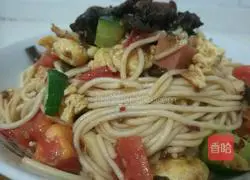 Illustration of how to make fried noodles with eggs and ham 6