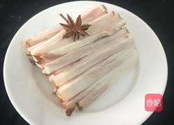 尖椒肉丝（五花肉）的做法图解1