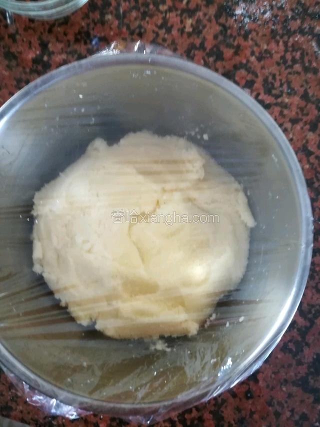 盖上保鲜膜静置30分钟