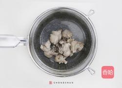 姬松茸花菇炖老鸡的做法图解2