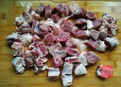 土豆炖牛腩的做法图解2