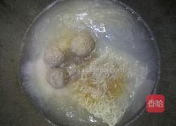 牛肉丸鸡蛋煮米粉的做法图解3