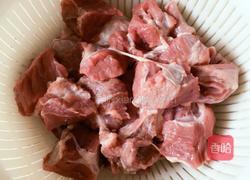 清炖牛肉胡萝卜的做法图解1