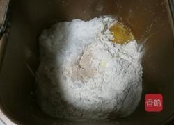 培根火腿芝士面包的做法图解1