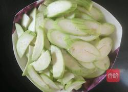肉炒丝瓜的做法图解1
