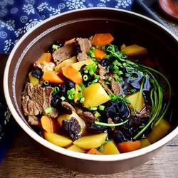 牛肉砂锅的做法[图]