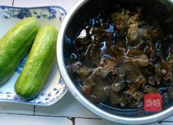 凉拌黄瓜木耳的做法图解2