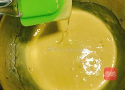 自制戚风蛋糕的做法图解4