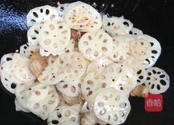 五花肉炒藕片的做法图解5