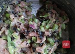 早餐肉包子的做法图解1