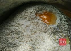 虾皮鸡蛋包菜饺子的做法图解1