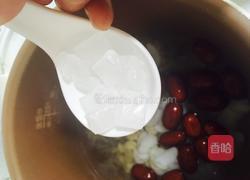 银耳莲子红枣百合汤的做法图解4