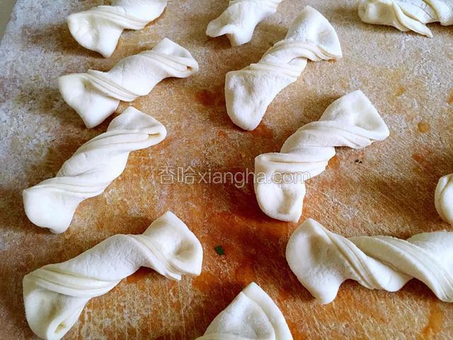 等待二次发酵（约20分钟）。