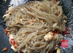 鸡蛋虾仁红椒粉丝面(中氏龙卷风面)的做法图解11
