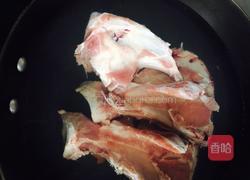 炸猪皮拆骨肉粉丝汤的做法图解2