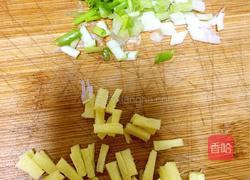 茭白烧肉的做法图解3