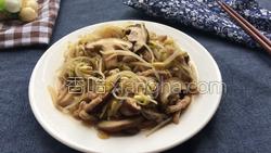 豆芽鲜菇炒肉丝的做法图解12