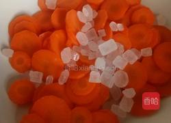 胡萝卜果脯的做法图解2