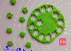 Illustration of how to make cartoon steamed buns 9