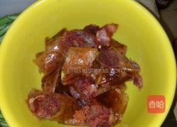 腊肠炒西兰花的做法图解2