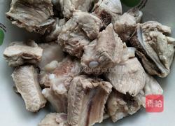 山药排骨汤的做法图解1