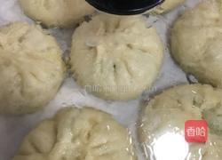 韭菜鸡蛋馅包子的做法图解7
