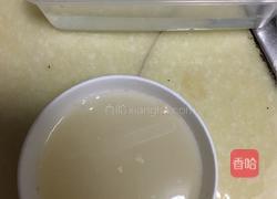 韭菜鸡蛋馅包子的做法图解2