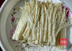 金针菇蒸腊肠的做法图解3