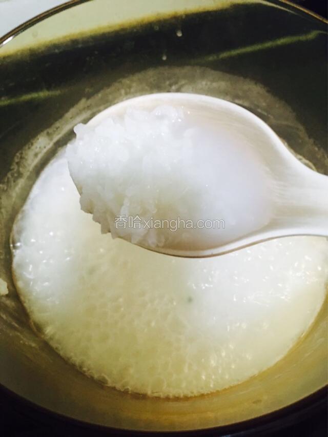 40分钟后，米已成如图所示的粘稠状态。