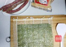 香肠肉松饭团的做法图解2