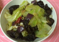 手撕包菜炒木耳