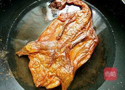 青椒炒腊鸭的做法图解1