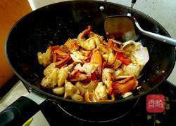 蒜香大闸蟹的做法图解3