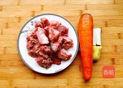 胡萝卜炖排骨的做法图解1