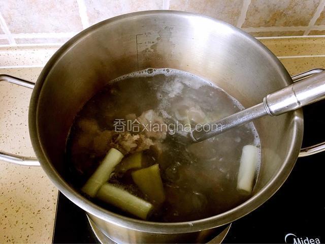 放焯好的排骨