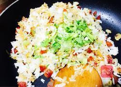 蛤蜊肉腊肠炒饭的做法图解7