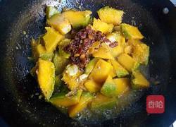 老干妈烧南瓜的做法图解7