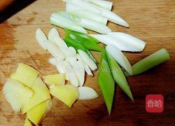 红烧三鲜(家常版)的做法图解2