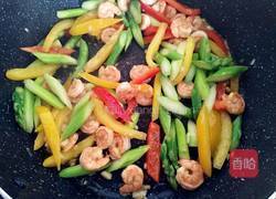 彩椒芦笋炒虾仁的做法图解11