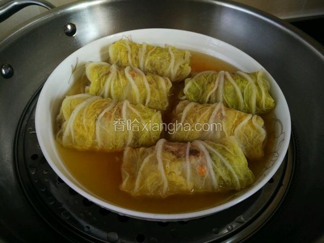蒸好后，盘中会有很多水，不要倒掉。