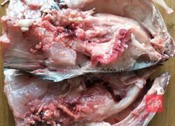 蒜蓉辣酱炖鱼头的做法图解3