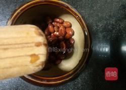 皮蛋擂花生青椒的做法图解5